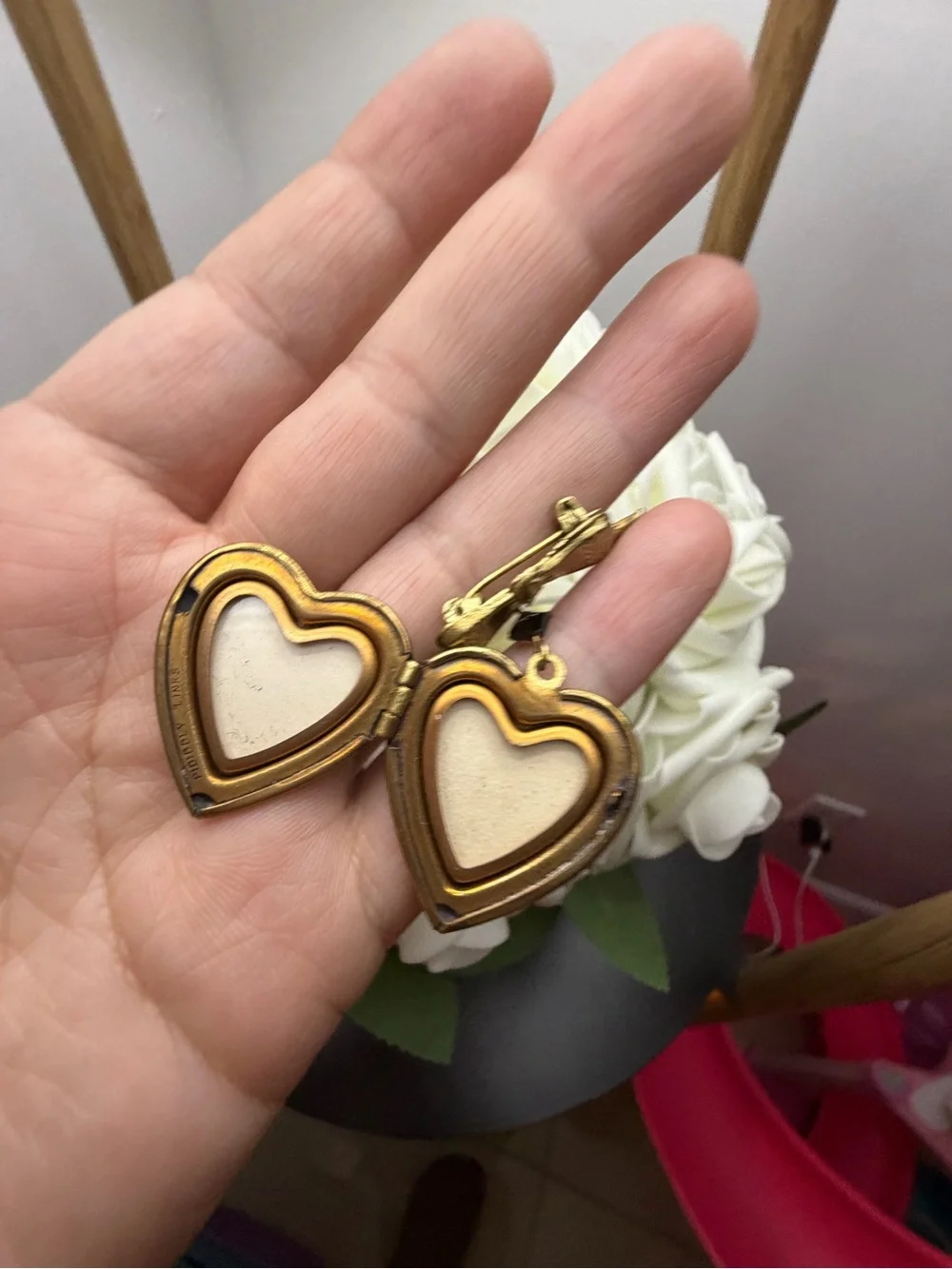 Vintage Gold Heart Locket Brooch with Bow - Gold Tone